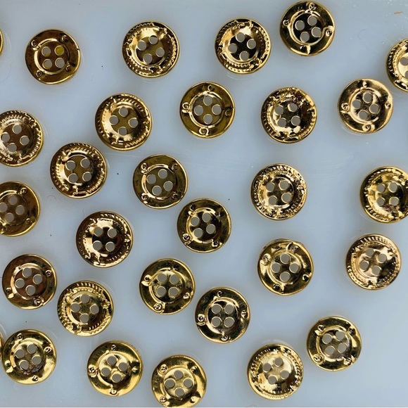 Vintage Gold Tone Metal Button Bundle - Picture 4 of 8